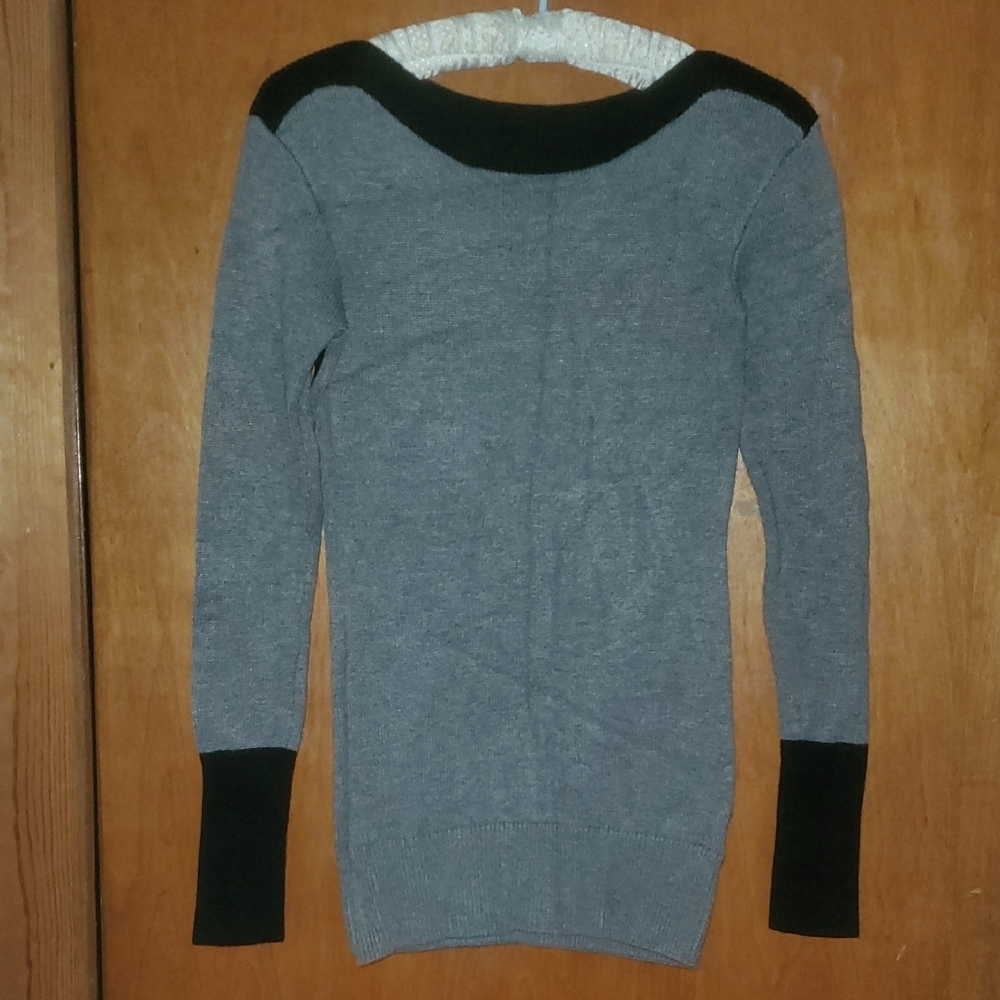 PattyBoutik Gray and Black Off-the-Shoulder Long Sleeves Sweater